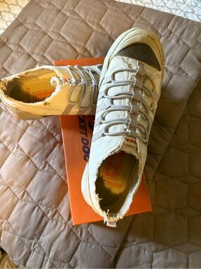 Rockport Frayed Canvas Low-Top Sneakers in Beige and Tan